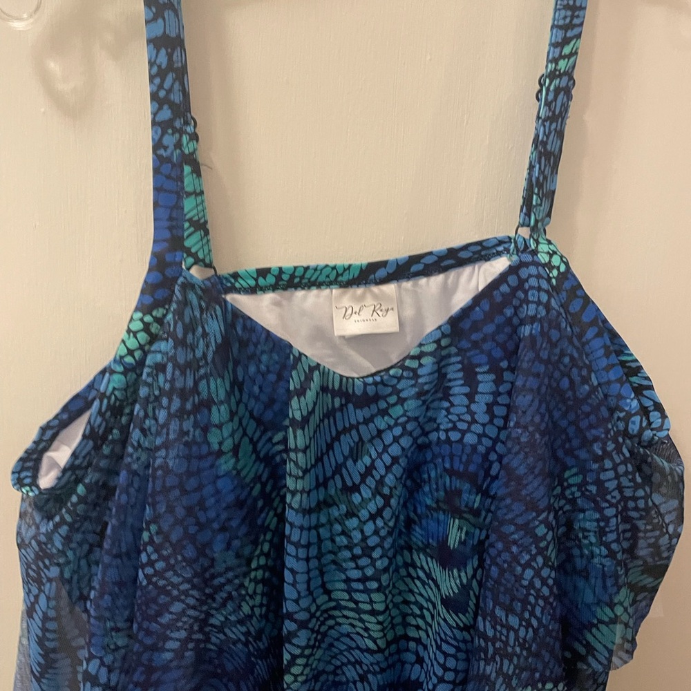 Del Raya Swim Top - Picture 4 of 14